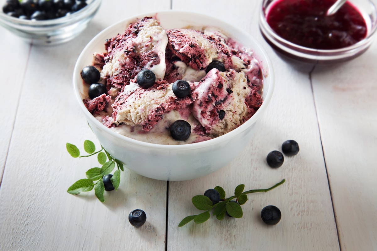 Helado casero de arándanos y limón